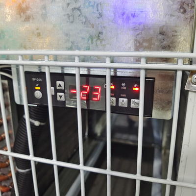 A máquina de venda automática congelada tela táctil -18℃ da carne refrigerou a máquina de venda automática da carne