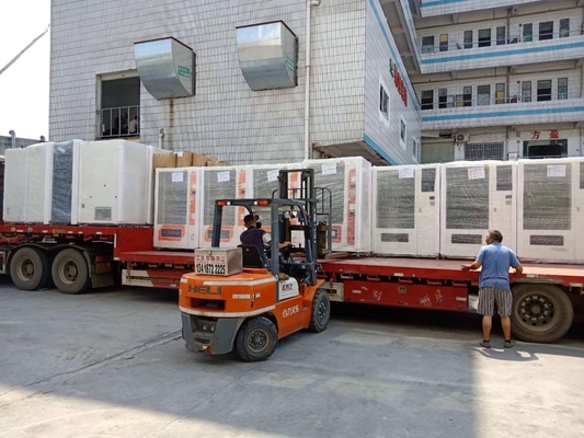 Máquina de venda automática não refrigerada 220V 50HZ dos ternos de natação de toalha de praia