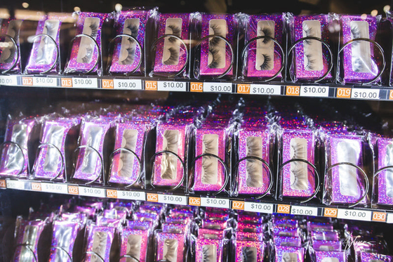 Máquina de venda automática cor-de-rosa quente Lash Vending Machine With do cabelo tela táctil de 21,5 polegadas